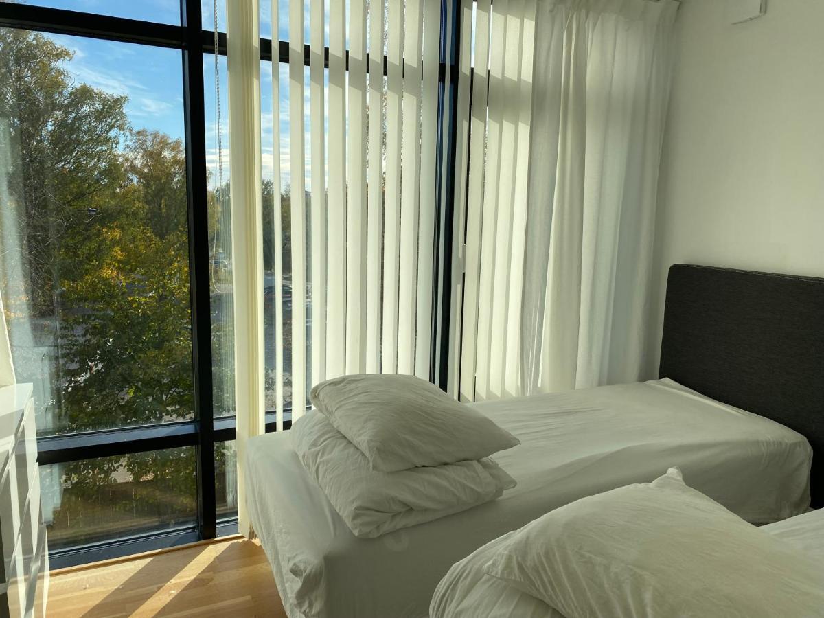 Exclusive 2 Level Etage Next To Arlanda-City Metro Stockholm Bagian luar foto